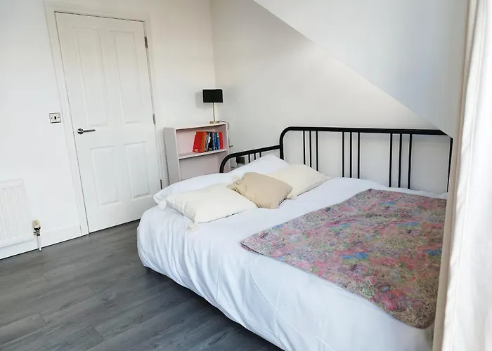 Belfast City Centre, Brilliant Light Apartment