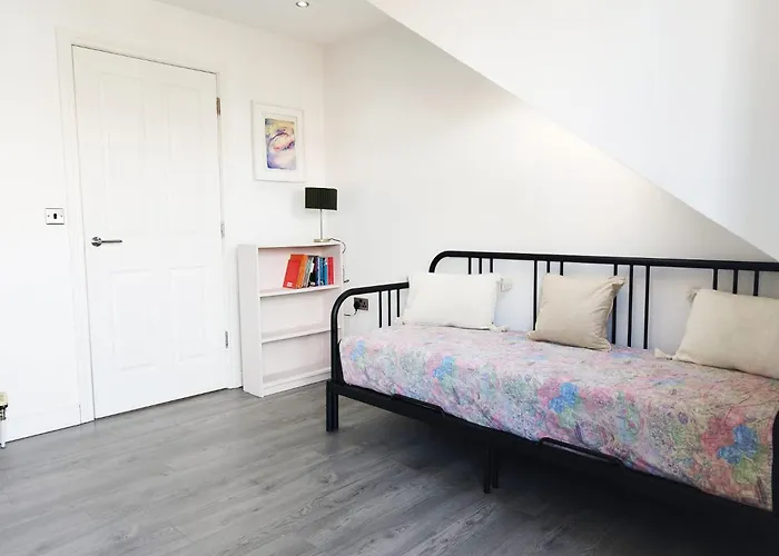 Belfast City Centre, Brilliant Light Apartment